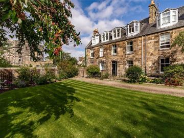6 bedroom terraced house for sale