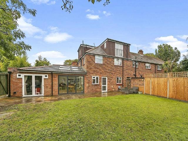 6 bedroom terraced house for sale