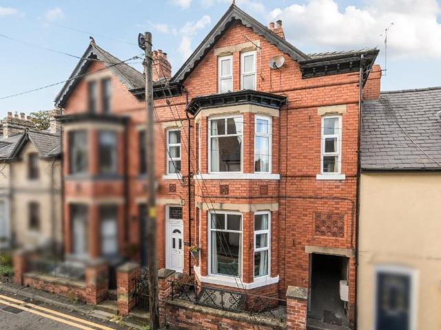 6 bedroom terraced house for sale