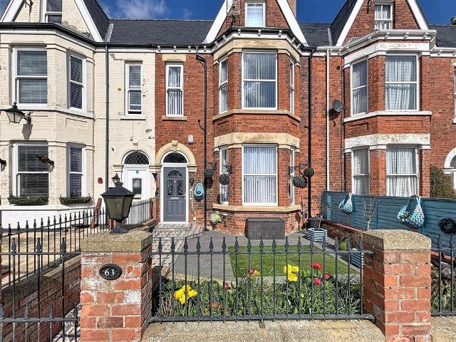 6 bedroom terraced house for sale