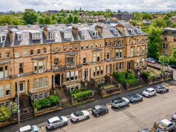 6 bedroom terraced house for sale