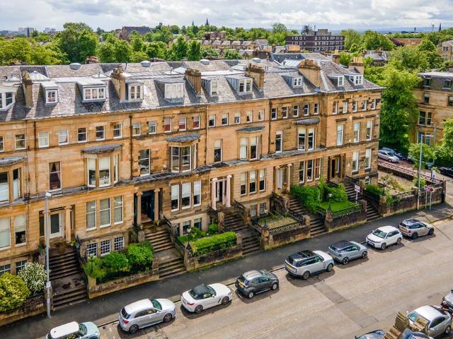 6 bedroom terraced house for sale