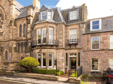 6 bedroom terraced house for sale