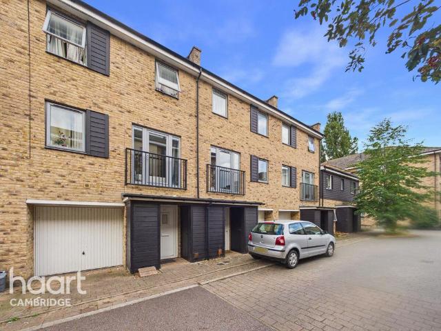 6 bedroom terraced house for sale