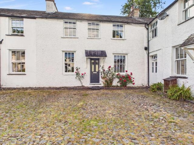 6 bedroom terraced house for sale