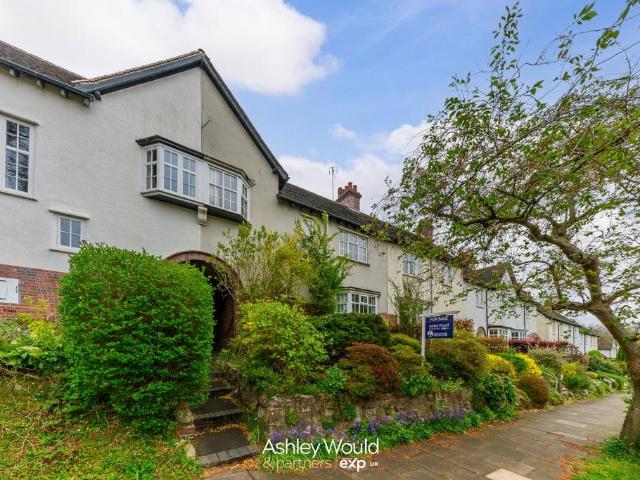 6 bedroom terraced house for sale