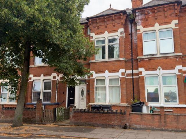 6 bedroom terraced house for sale