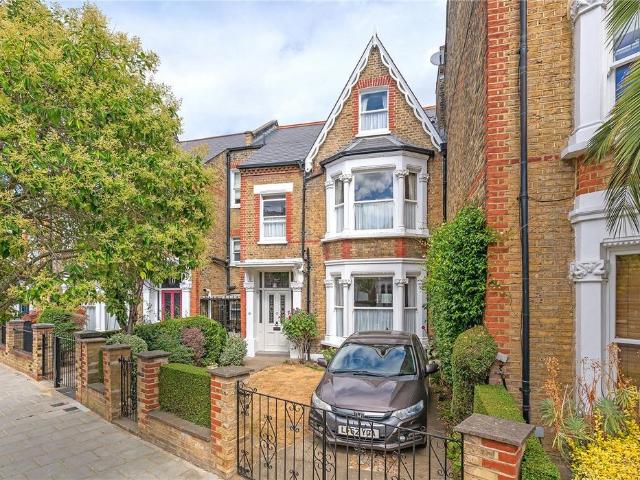 6 bedroom terraced house for sale