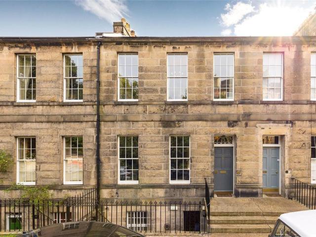 6 bedroom terraced house for sale