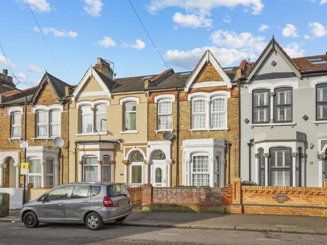 6 bedroom terraced house for sale