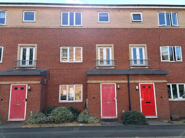 6 bedroom terraced house for sale