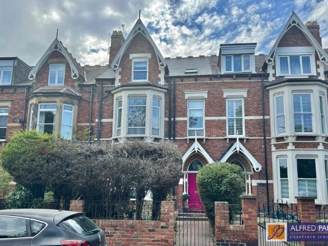 6 bedroom terraced house for sale