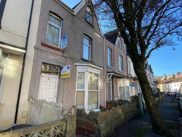 6 bedroom terraced house for sale