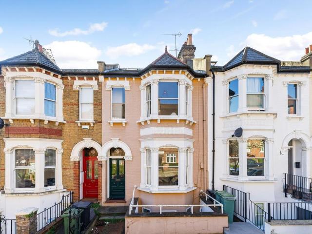 6 bedroom terraced house for sale