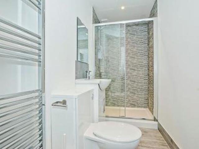 6 bedroom Terraced House To Let