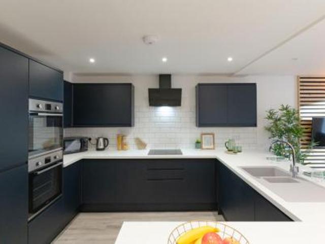 6 bedroom Terraced House To Let
