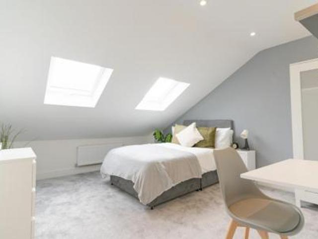 6 bedroom Terraced House To Let