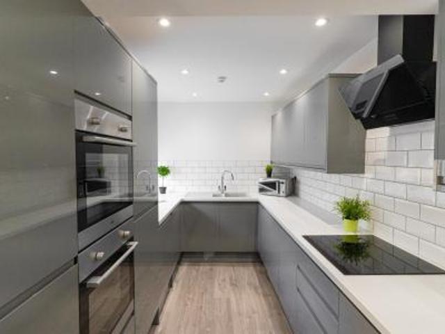 6 bedroom Terraced House To Let