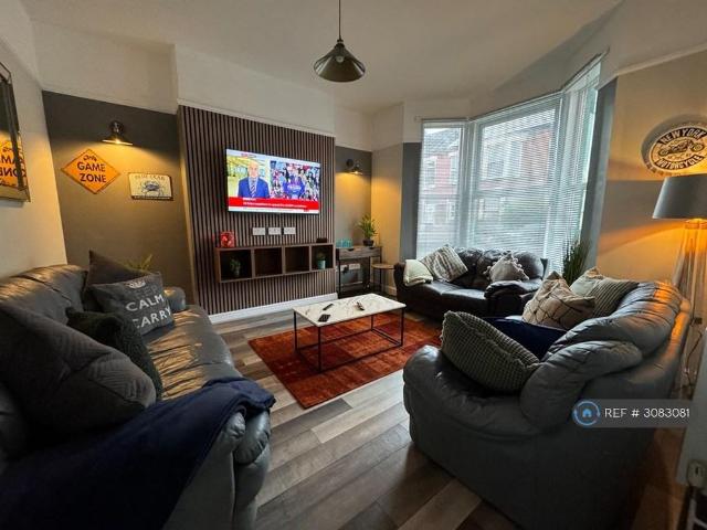6 bedroom terraced house to rent