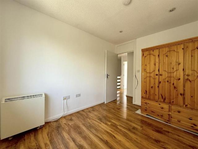 6 bedroom terraced house to rent