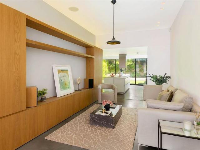 6 bedroom terraced house to rent