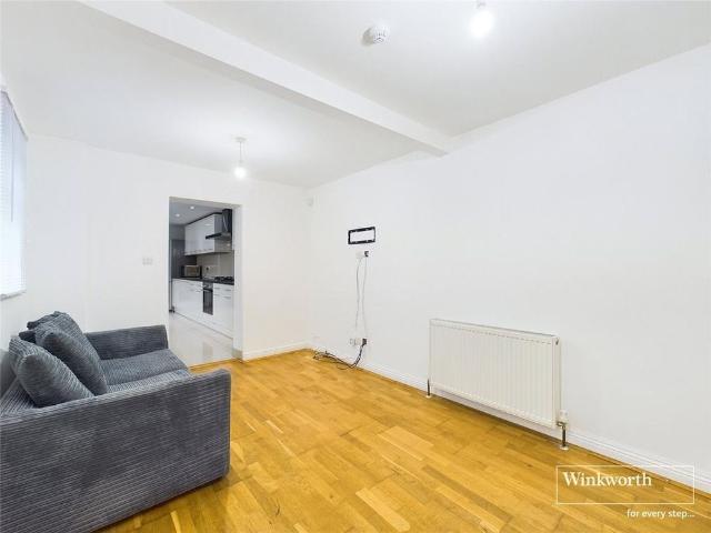 6 bedroom terraced house to rent