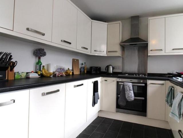 6 bedroom terraced house to rent