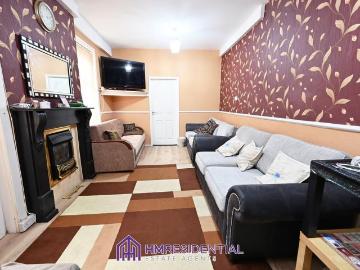 6 bedroom terraced house to rent