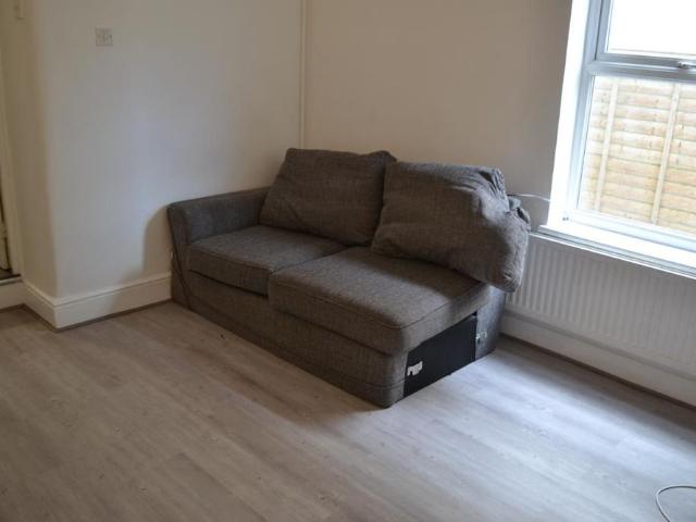 6 bedroom terraced house to rent