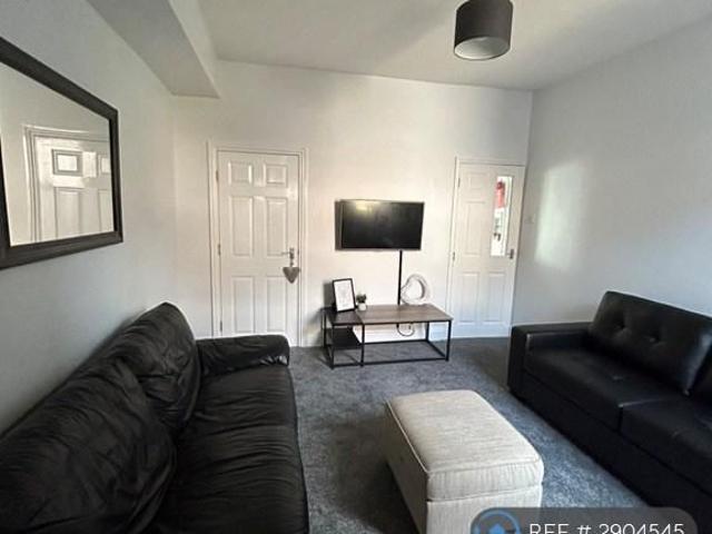 6 bedroom terraced house to rent