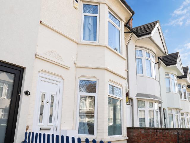 6 bedroom terraced house to rent