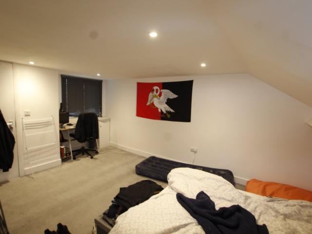 6 bedroom terraced house to rent