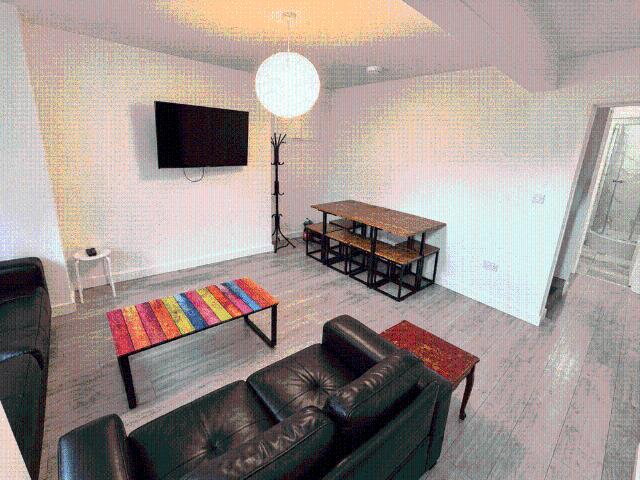 6 bedroom terraced house to rent