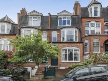 6 bedroom terraced house to rent