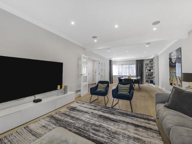 6 bedroom terraced house to rent