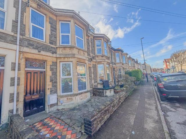 6 bedroom terraced house to rent