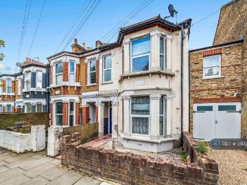 6 bedroom terraced house to rent