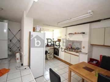 6 bedroom terraced house to rent