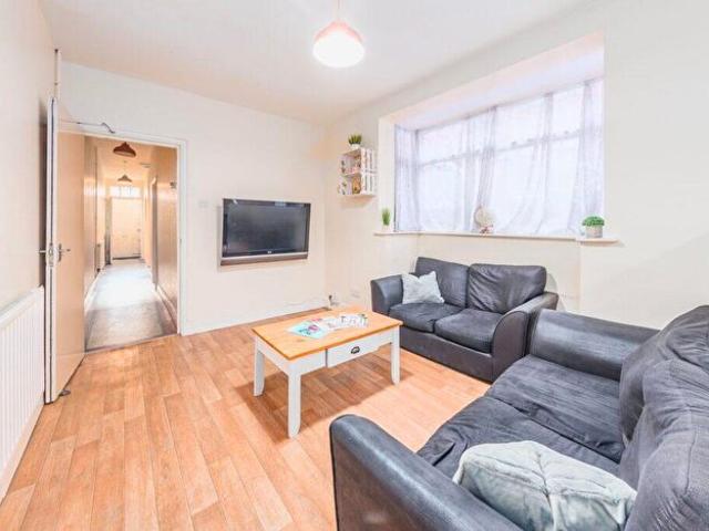 6 Bedroom Terraced House To Rent In Fosse Road South, Leicester, LE3