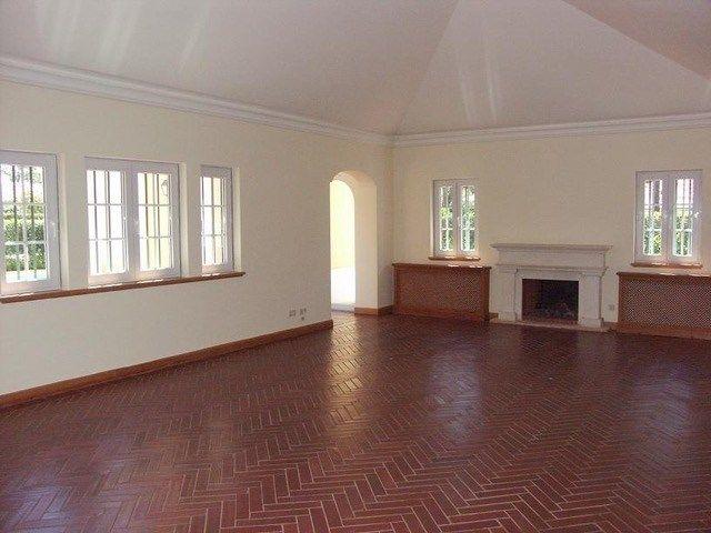 6 bedroom villa with pool and garden in Quinta da Marinha North Zone Cascais