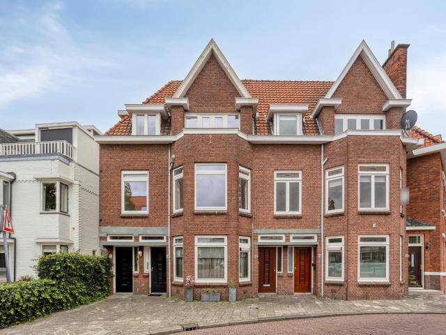 6 bedrooms Appartement Surface Area: 106m2