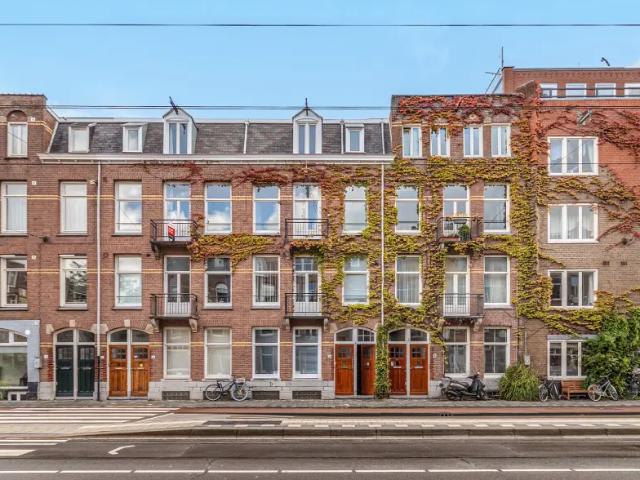 6 bedrooms Appartement Surface Area: 136m2