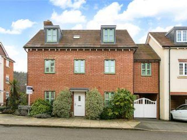 6 Bedrooms for sale in Whittingham Avenue, Wendover, Buckinghamshire HP22