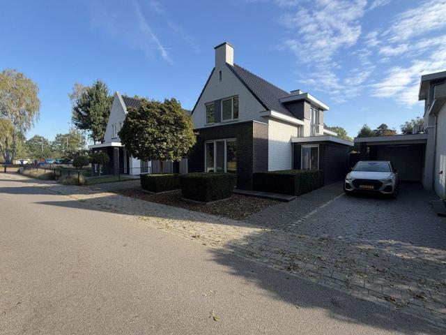 6 bedrooms Huurwoning Surface Area: 234m2
