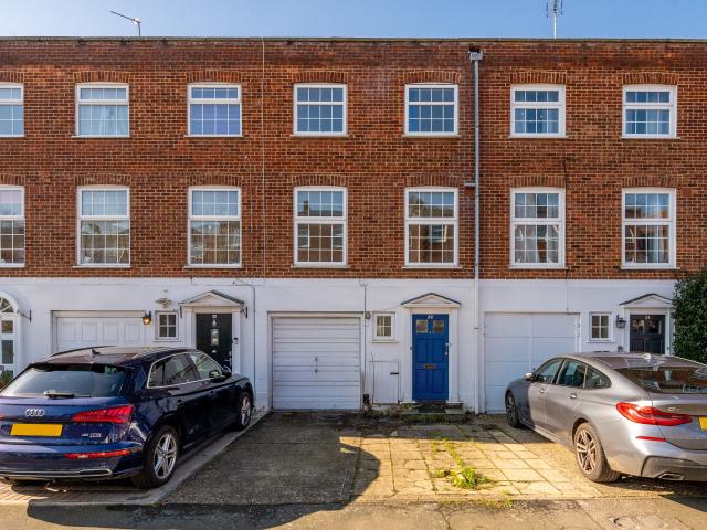 6 Bedrooms House terraced for Rent in Blenheim Gardens | Foxtons