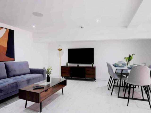 6 Beds 3 Baths