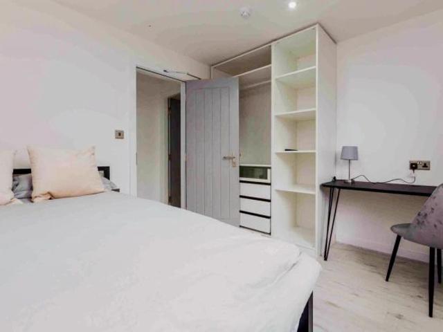 6 Beds 3 Baths