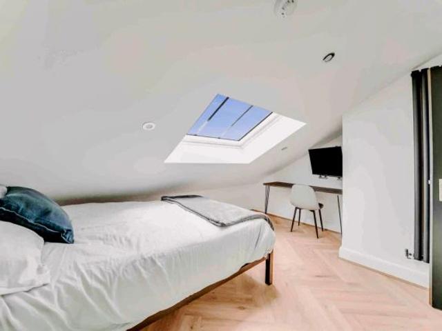 6 Beds 3 Baths
