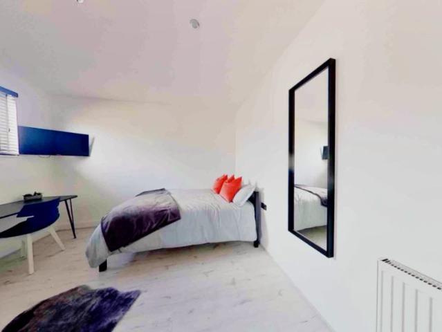 6 Beds 0 Baths