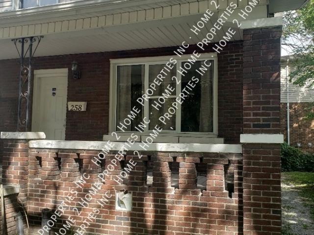 6 Beds 2 Bath
